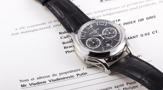  عرض ساعة الرئيس الروسي بوتين للبيع في مزاد مقابل مليون دولار P_524agucu1