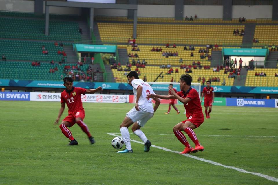 لقطة من مباراة فلسطين و لاوس